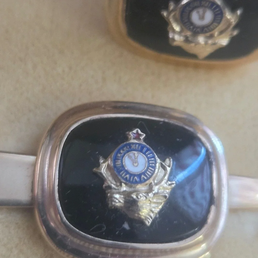 Vintage LaMode Black Onyx Crest Cufflinks Tie Clip Set Gold Tone With Case